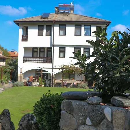 андреева къща